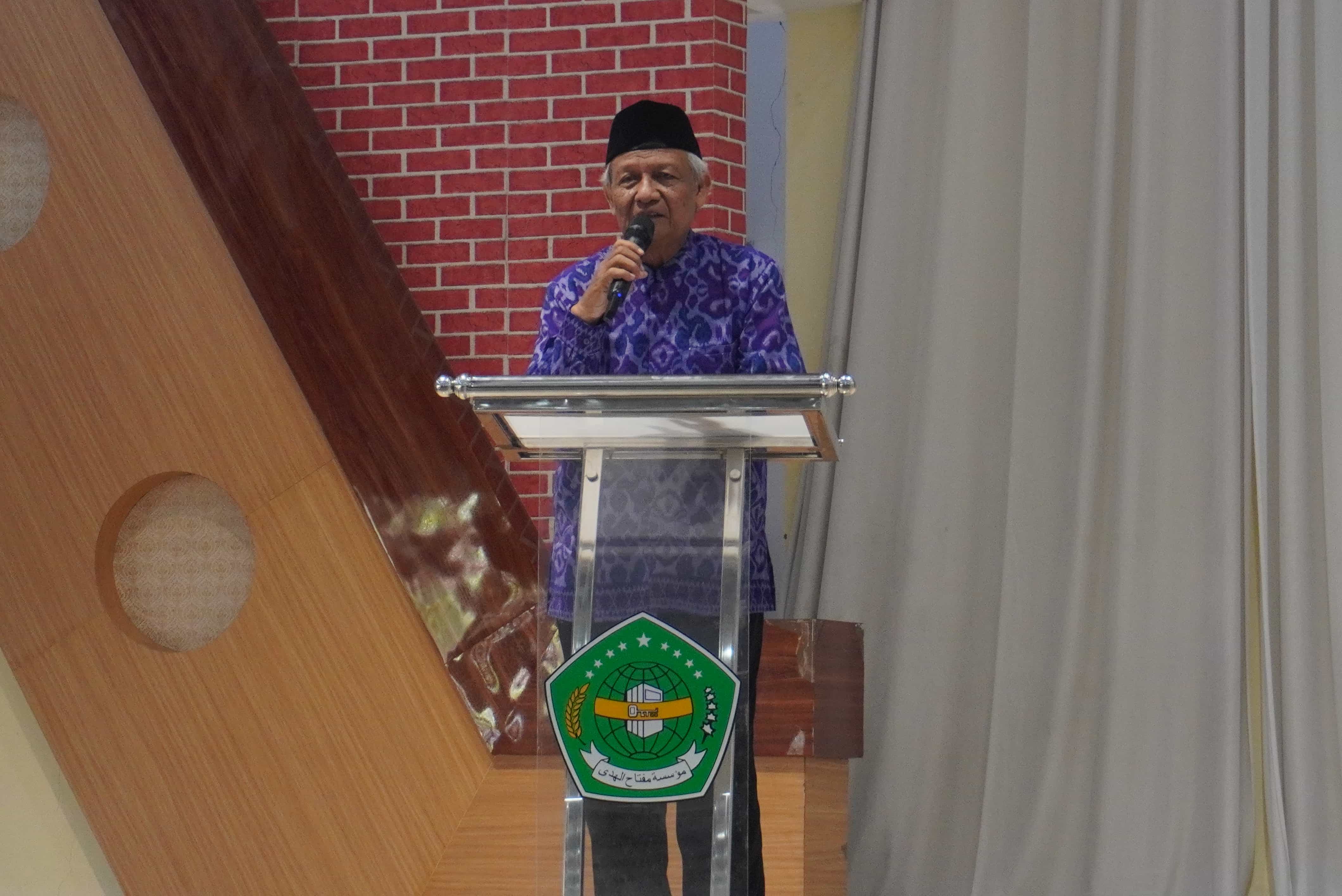 Ketua Umum Yayasan Miftahul Huda Kroya